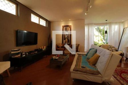 Casa à venda com 3 quartos, 310m² em Vila Bastos, Santo André
