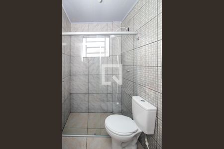 Banheiro de casa para alugar com 3 quartos, 100m² em Vila João Pessoa, Porto Alegre