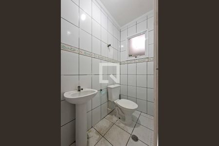 Lavabo  de casa para alugar com 2 quartos, 80m² em Guilhermina, Praia Grande