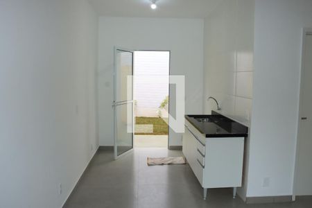 Casa de Condomínio para alugar com 2 quartos, 80m² em Chácara Ondas Verdes, Cotia