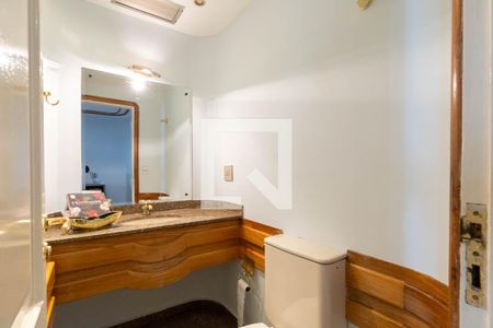 Lavabo de apartamento para alugar com 4 quartos, 246m² em Higienópolis, São Paulo