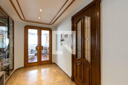 Hall de Entrada de apartamento para alugar com 4 quartos, 246m² em Higienópolis, São Paulo