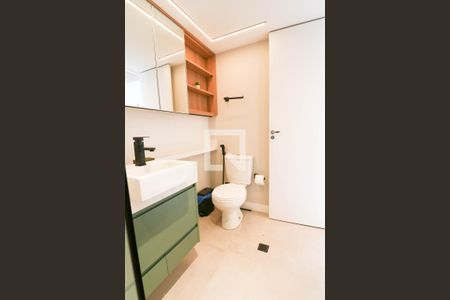 Banheiro de kitnet/studio para alugar com 1 quarto, 34m² em Jardim das Acacias, São Paulo