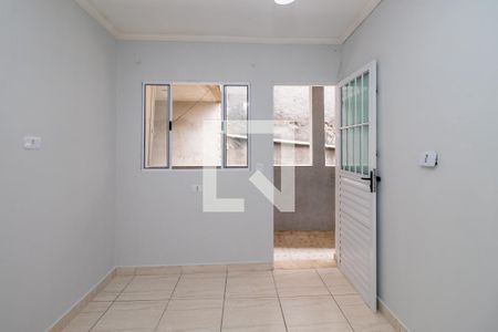 Sala de casa para alugar com 2 quartos, 55m² em Parque dos Bancarios, São Paulo