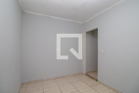 Quarto 2 de casa para alugar com 2 quartos, 55m² em Parque dos Bancarios, São Paulo