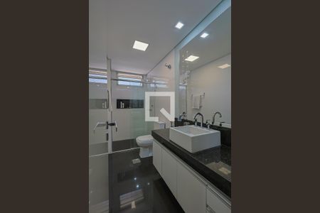 Banheiro de apartamento à venda com 3 quartos, 110m² em Carmo, Belo Horizonte