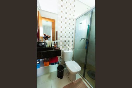 banheiro suite de apartamento à venda com 3 quartos, 230m² em Riacho das Pedras, Contagem