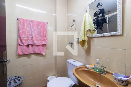 Banheiro de apartamento à venda com 1 quarto, 40m² em Jardim Botânico, Porto Alegre
