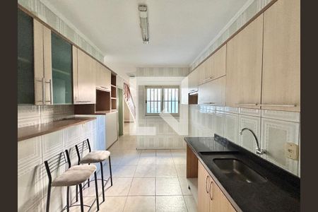 Cozinha de casa para alugar com 2 quartos, 100m² em Centro, São Leopoldo