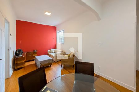 Sala de casa à venda com 4 quartos, 240m² em Vila Mariana, São Paulo