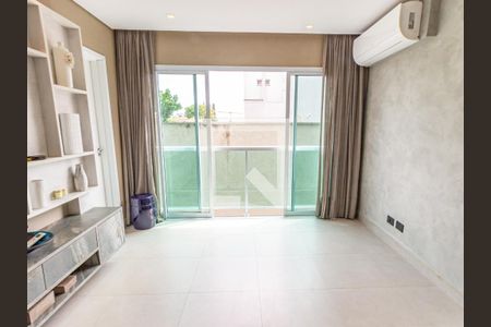 Sala de casa de condomínio à venda com 2 quartos, 100m² em Vila Canero, São Paulo