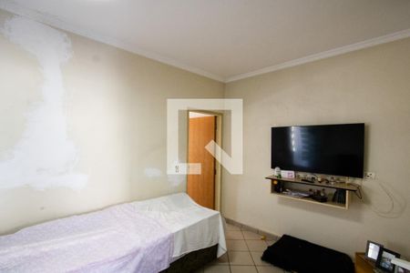 Sala de casa à venda com 4 quartos, 200m² em Vila Araguaia, São Paulo