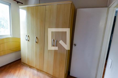 Quarto 1 - Armários de apartamento para alugar com 2 quartos, 49m² em Conjunto Promorar Raposo Tavares, São Paulo