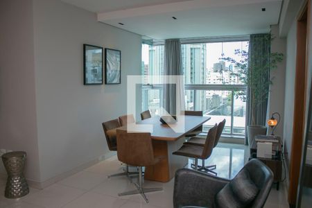 Sala de apartamento para alugar com 3 quartos, 90m² em Lourdes, Belo Horizonte