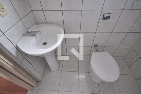 Banheiro da Suíte de casa para alugar com 3 quartos, 80m² em Parque Vitoria, São Paulo