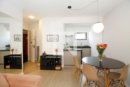 Sala de Estar e Jantar de apartamento à venda com 2 quartos, 56m² em Jardim Paulista, São Paulo