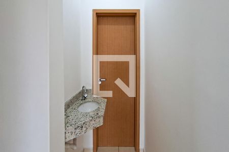 Lavabo  de apartamento para alugar com 2 quartos, 81m² em Guilhermina, Praia Grande