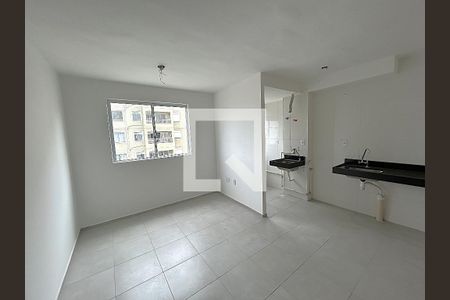 Sala de apartamento para alugar com 2 quartos, 50m² em Del Castilho, Rio de Janeiro