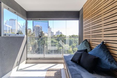 Varanda de kitnet/studio para alugar com 1 quarto, 30m² em Higienópolis, São Paulo