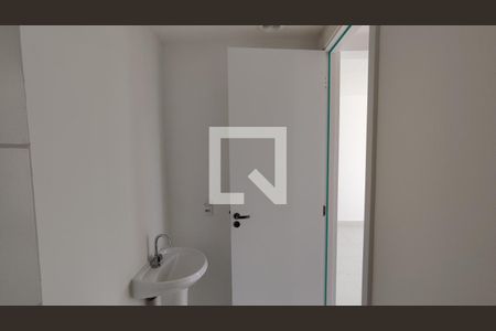 Banheiro de apartamento para alugar com 2 quartos, 33m² em Itaquera, São Paulo
