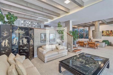 Casa à venda com 4 quartos, 770m² em Santo Amaro, São Paulo