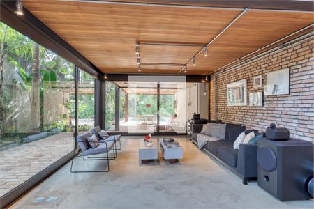 Casa à venda com 5 quartos, 600m² em Santo Amaro, São Paulo