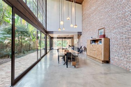 Casa à venda com 5 quartos, 600m² em Santo Amaro, São Paulo