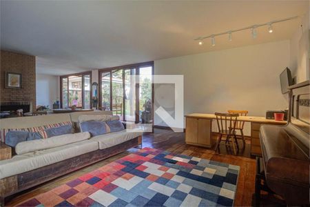 Casa à venda com 3 quartos, 337m² em Santo Amaro, São Paulo