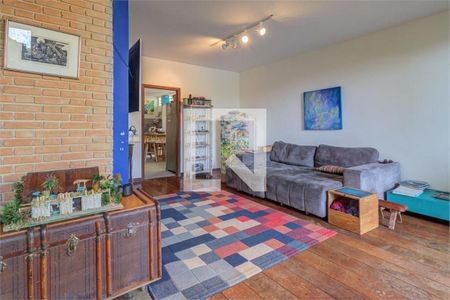 Casa à venda com 3 quartos, 337m² em Santo Amaro, São Paulo