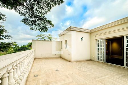 Casa à venda com 5 quartos, 350m² em Santo Amaro, São Paulo