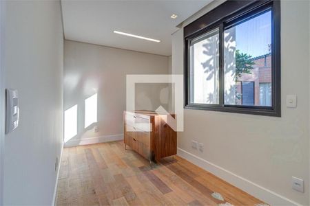 Casa à venda com 3 quartos, 423m² em Granja Julieta, São Paulo