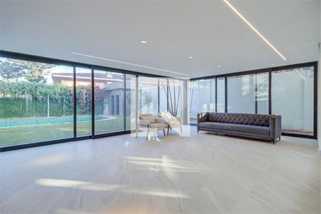 Casa à venda com 3 quartos, 423m² em Granja Julieta, São Paulo