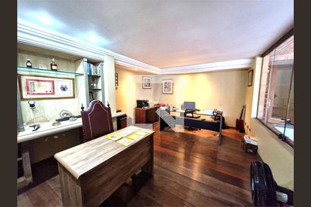 Casa à venda com 3 quartos, 579m² em Granja Julieta, São Paulo