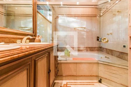 Casa à venda com 3 quartos, 579m² em Granja Julieta, São Paulo