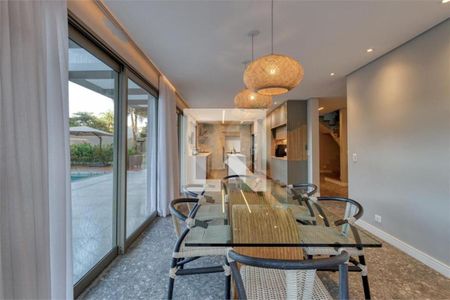 Casa à venda com 5 quartos, 500m² em Jardim Cordeiro, São Paulo