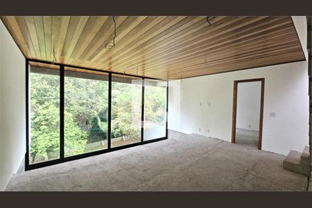 Casa à venda com 4 quartos, 410m² em Jardim Cordeiro, São Paulo