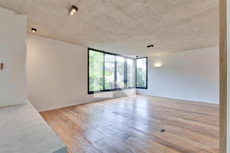 Casa de Condomínio à venda com 4 quartos, 600m² em Santo Amaro, São Paulo