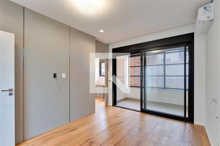 Casa de Condomínio à venda com 4 quartos, 600m² em Santo Amaro, São Paulo