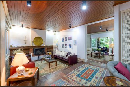 Casa à venda com 5 quartos, 543m² em Santo Amaro, São Paulo