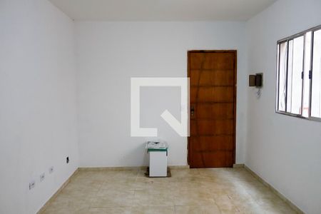 sala de casa para alugar com 2 quartos, 230m² em Recanto das Rosas, Osasco