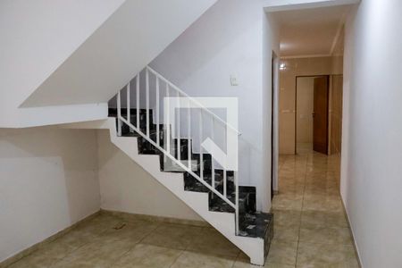 sala de casa para alugar com 2 quartos, 230m² em Recanto das Rosas, Osasco