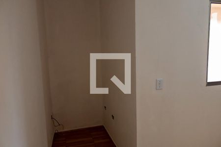 Quarto 2 de casa para alugar com 2 quartos, 230m² em Recanto das Rosas, Osasco