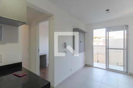 Sala/Cozinha de apartamento para alugar com 2 quartos, 40m² em Parque Sao Rafael, São Paulo