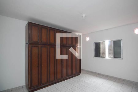 Suíte  de casa para alugar com 4 quartos, 300m² em Parque Edu Chaves, São Paulo