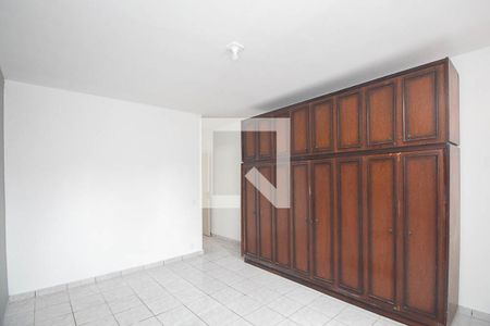 Suíte  de casa para alugar com 4 quartos, 300m² em Parque Edu Chaves, São Paulo