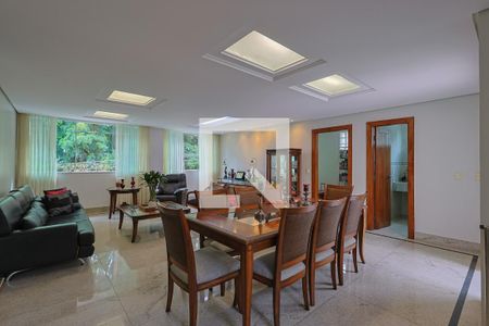 Sala de casa de condomínio à venda com 4 quartos, 405m² em Planalto, Belo Horizonte