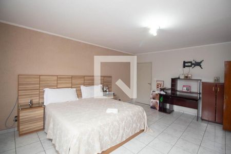 Suíte  de casa à venda com 4 quartos, 490m² em Vila Medeiros, São Paulo