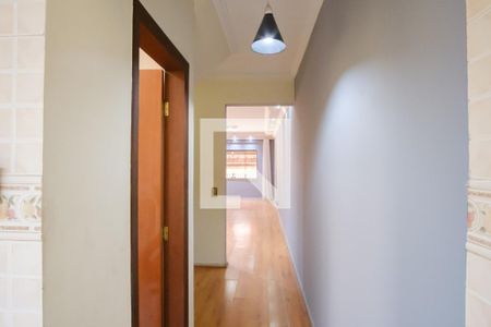 Corredor de casa para alugar com 3 quartos, 125m² em Chácara Seis de Outubro, São Paulo