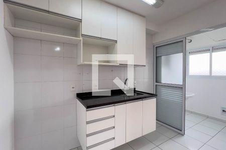 Cozinha e área de serviço de kitnet/studio para alugar com 1 quarto, 28m² em Cambuci, São Paulo