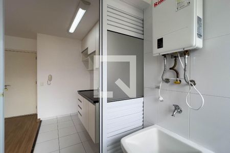 Cozinha e área de serviço de kitnet/studio para alugar com 1 quarto, 28m² em Cambuci, São Paulo